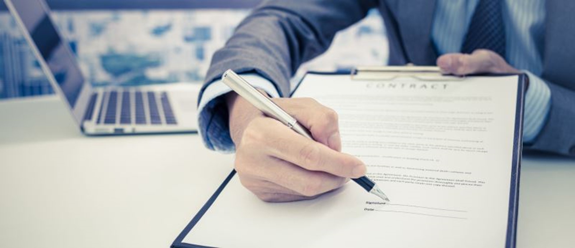 Making Sure the Correct Parties Sign the Easement img