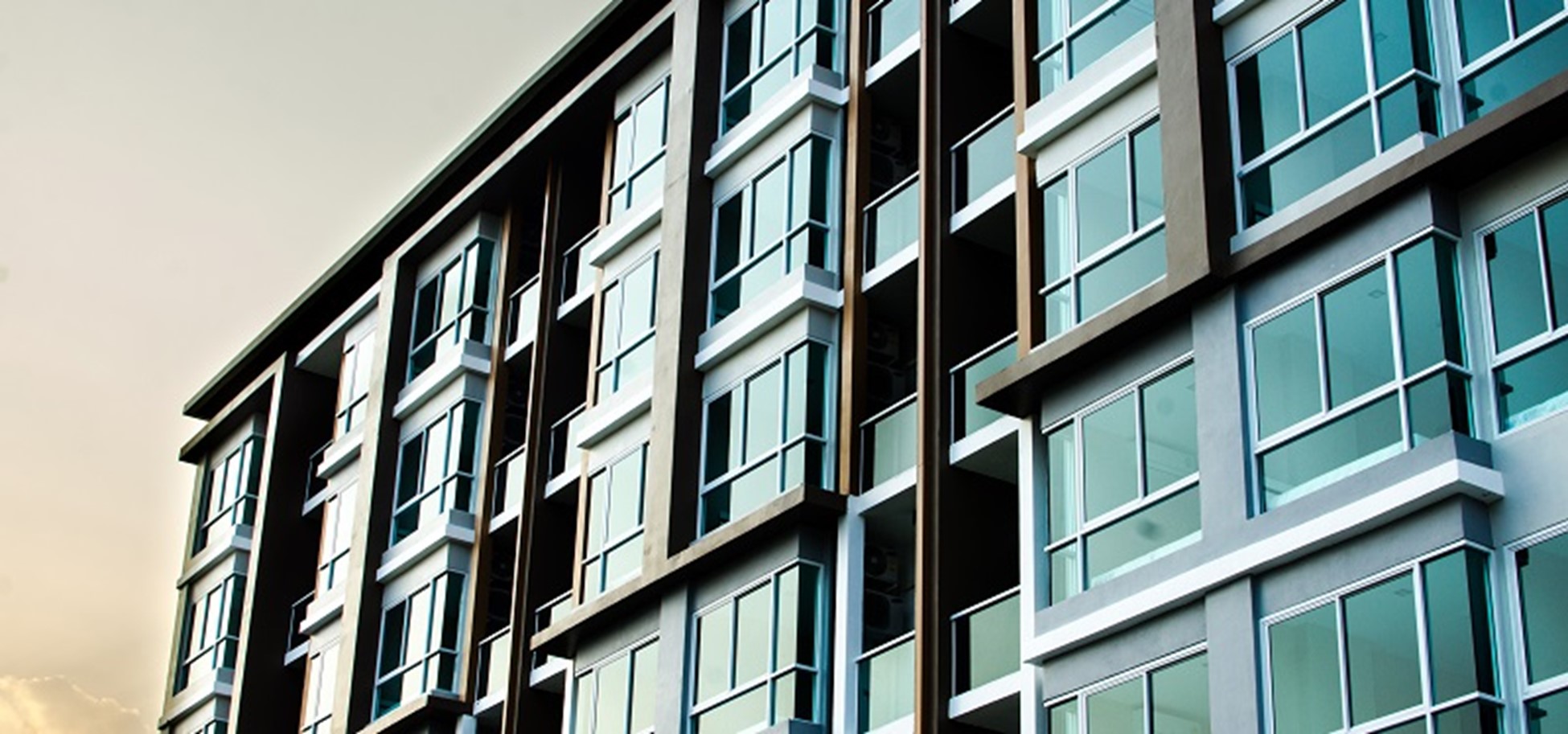 Who Do Title Companies Serve? img